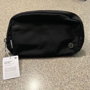 Lululemon Everywhere Belt Bag